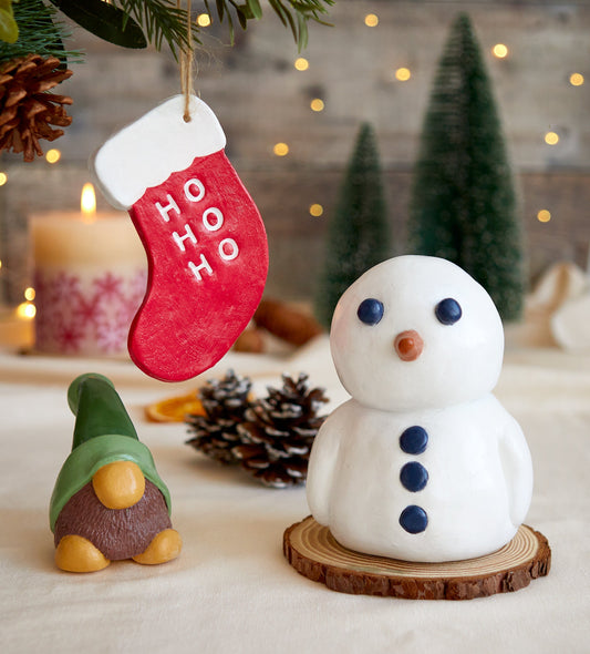 10 Unique Holiday Team Building Activities